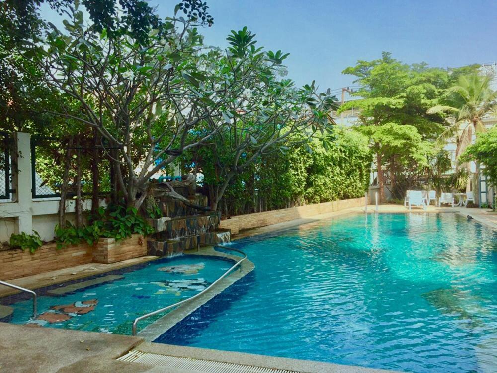 Baan Klang Condo Hotel HHQ Esterno foto