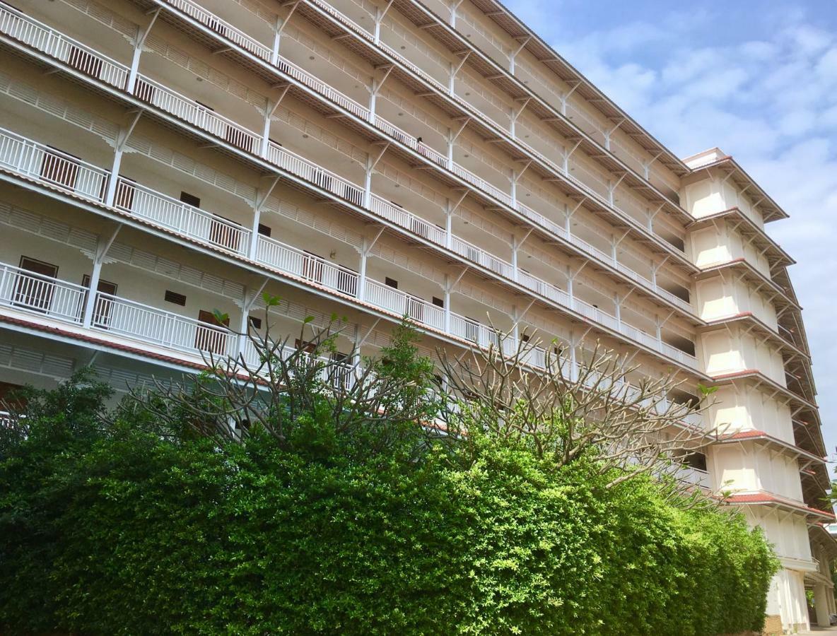 Baan Klang Condo Hotel HHQ Esterno foto